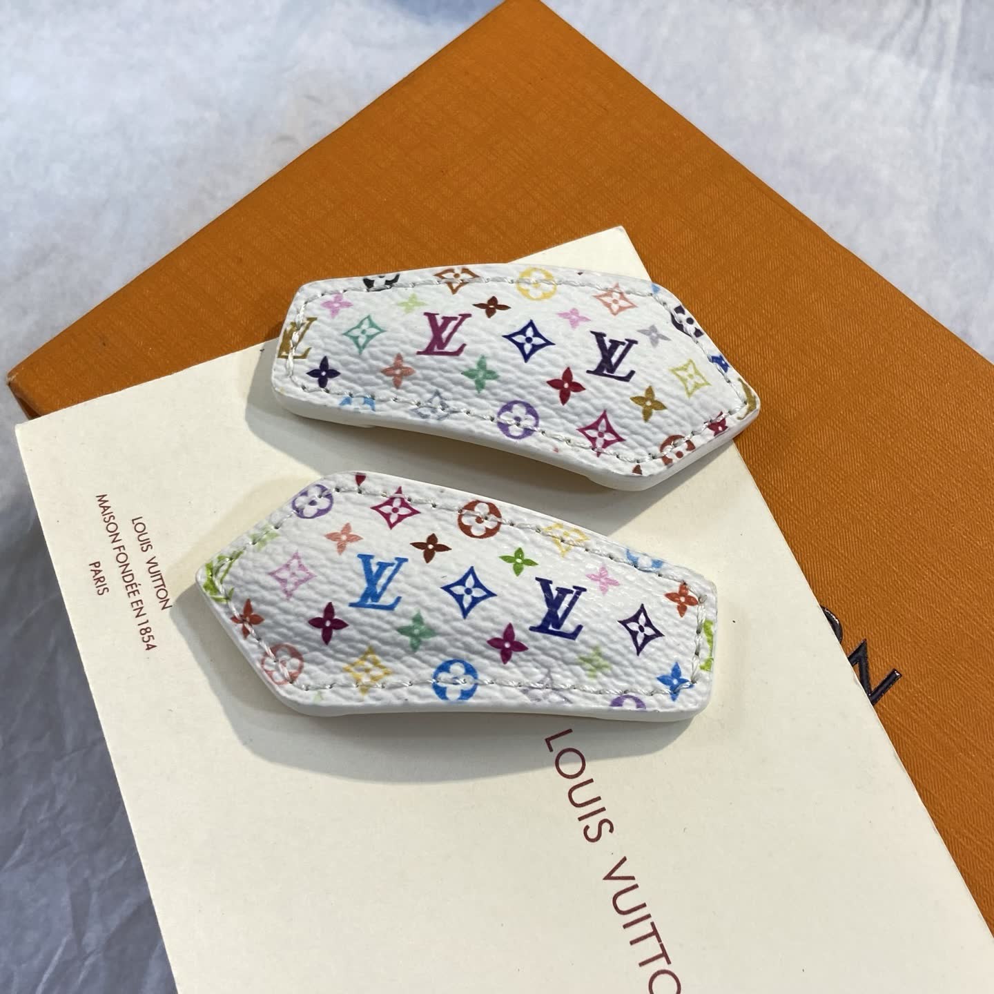 Louis Vuitton Multicolored Monogram Leather Hair Clip-LF1078